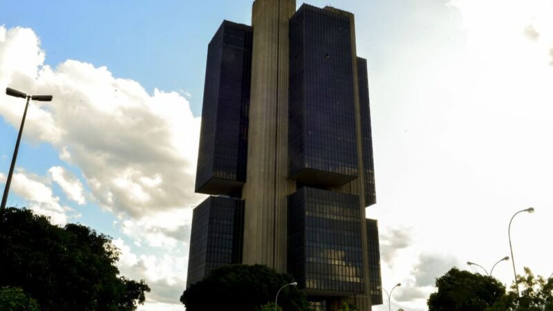 É possível debater juros sem ameaçar autonomia do Banco Central, dizem economistas