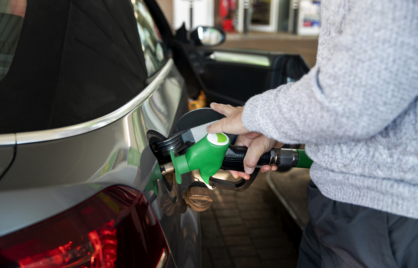 Los precios de los combustibles son una barrera para que los brasileños compren vehículos, según investigación