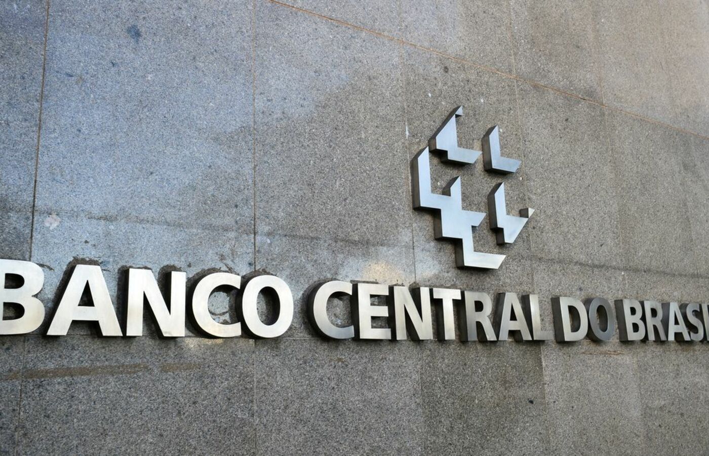 Senador Eduardo Gomes dice que es poco probable que se revise la autonomía del Banco Central